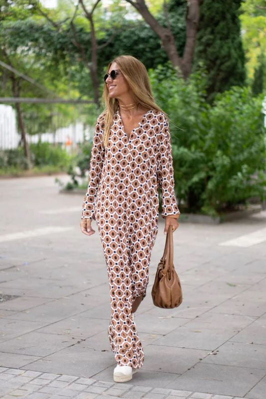 TINA | Lange Jurk met Geometrische Print en Elegante Snit voor Elke Gelegenheid