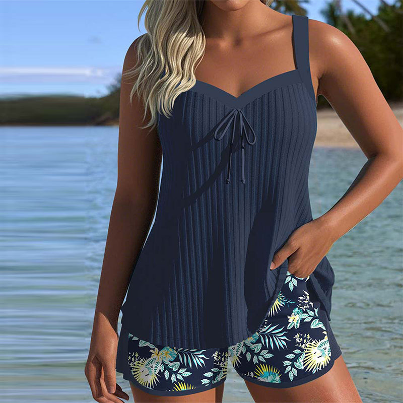 Lana - Gestreepte tankini met strandshort in twee delen