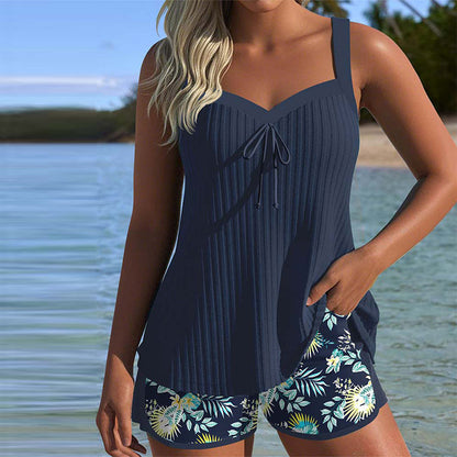 Lana - Gestreepte tankini met strandshort in twee delen