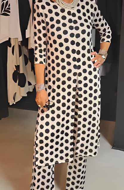 LARA | Compleet Twee Stukken met Stippenprint voor Ontspannen Elegantie en Veelzijdige Zomerse Looks