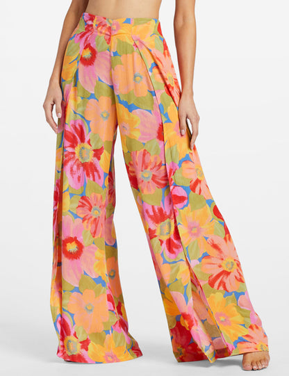 Bloemenbroek met uitlopende details
