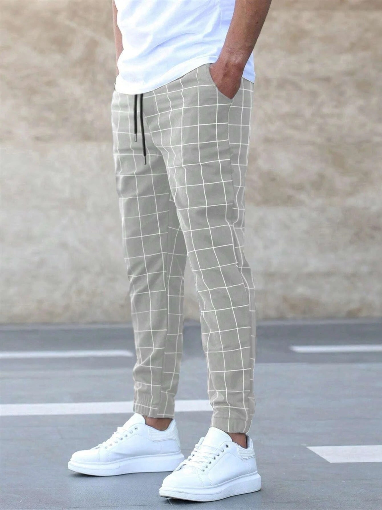 MAISON LORÉA | Geruite Slim-Fit Pantalon met Trekkoord