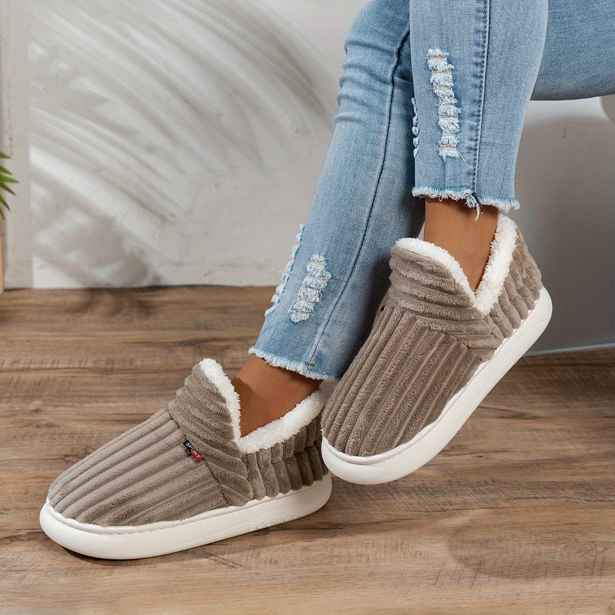 KIONA | Warme Huisschoenen voor Direct Comfort en Ontspannen Gezelligheid